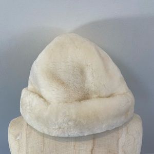 Shearling Bucket Hat in Cream - Vintage